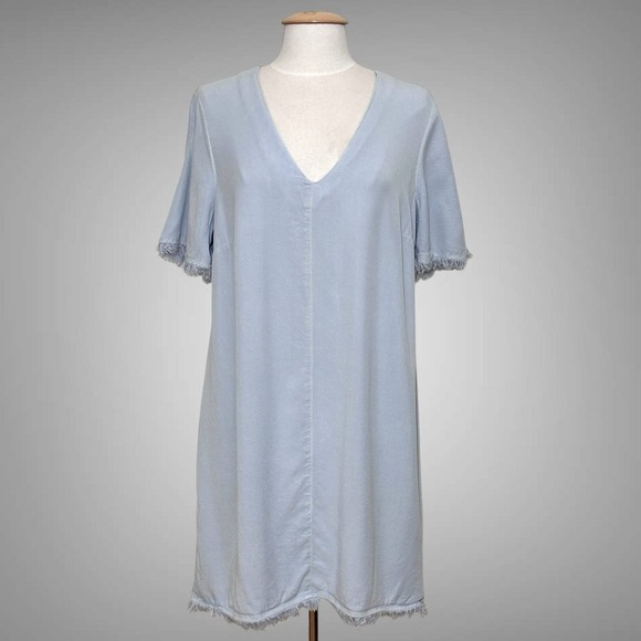 Maven West Womens Dress L Light Chambray Blue Frayed Shift Classic Casual Beachy - Picture 1 of 15